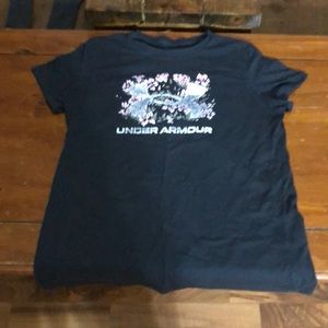 Women’s large black under armour t shirt
